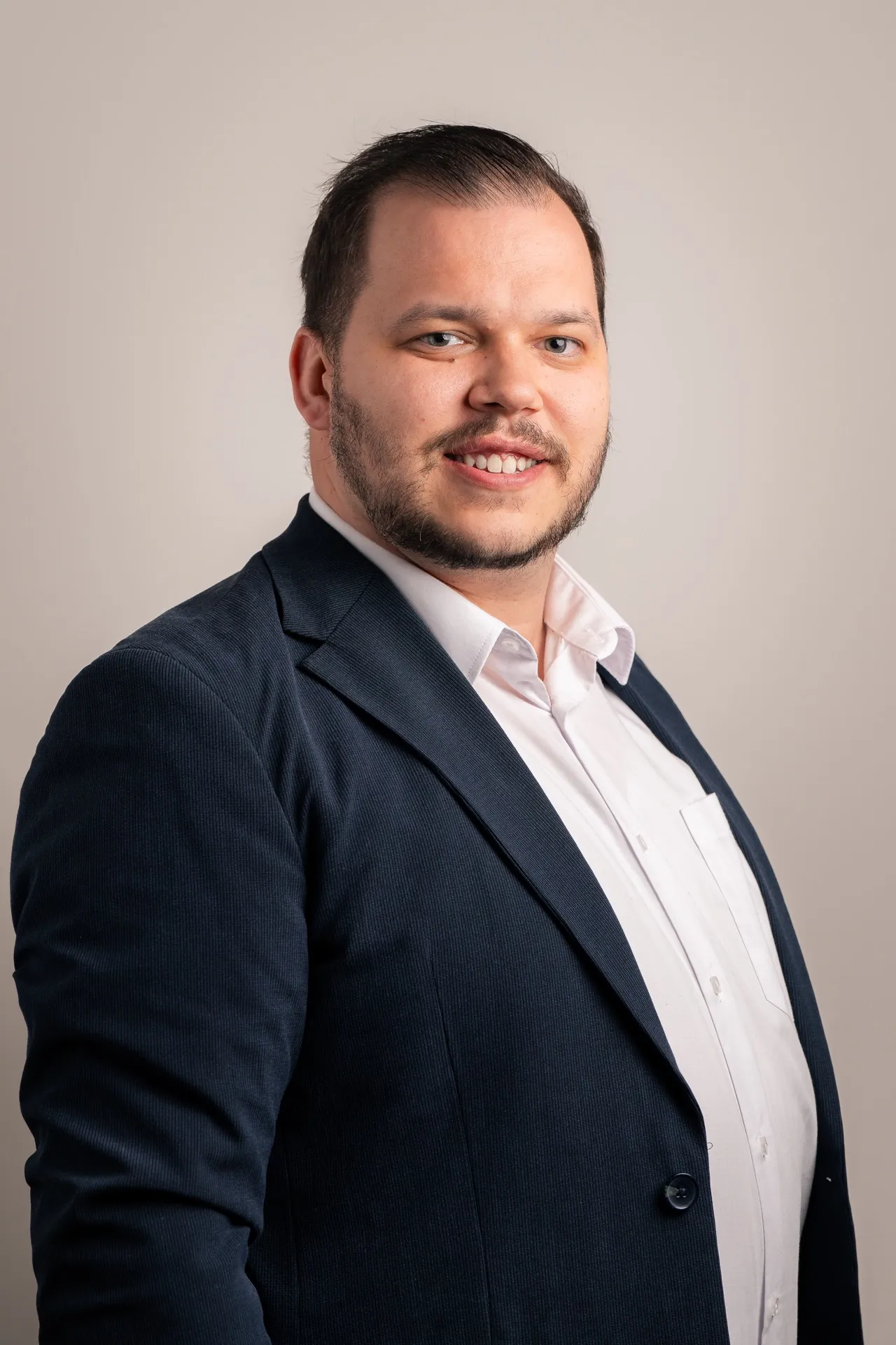 Almin Musanovic, Finanzen und Controlling bei der elektro scherzinger ag