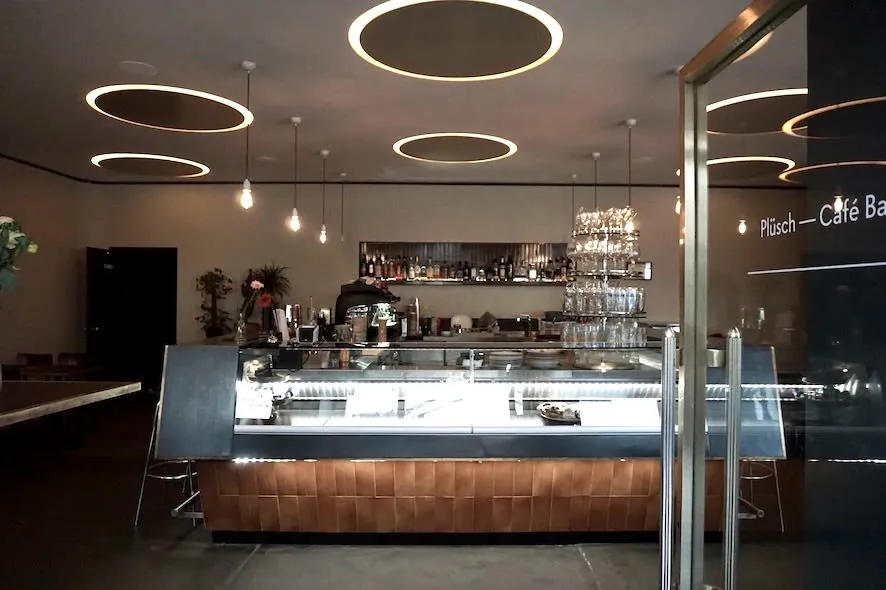Café-Bar Plüsch, Eingangsbereich