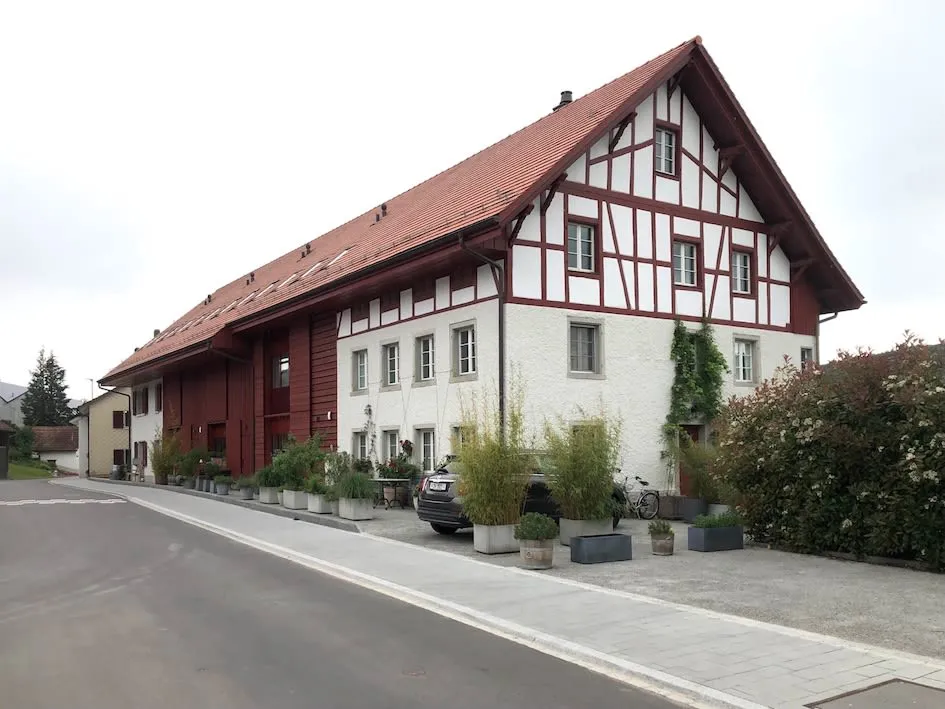 REFH Schleinikon, Wohnraum mit Sichtbeton