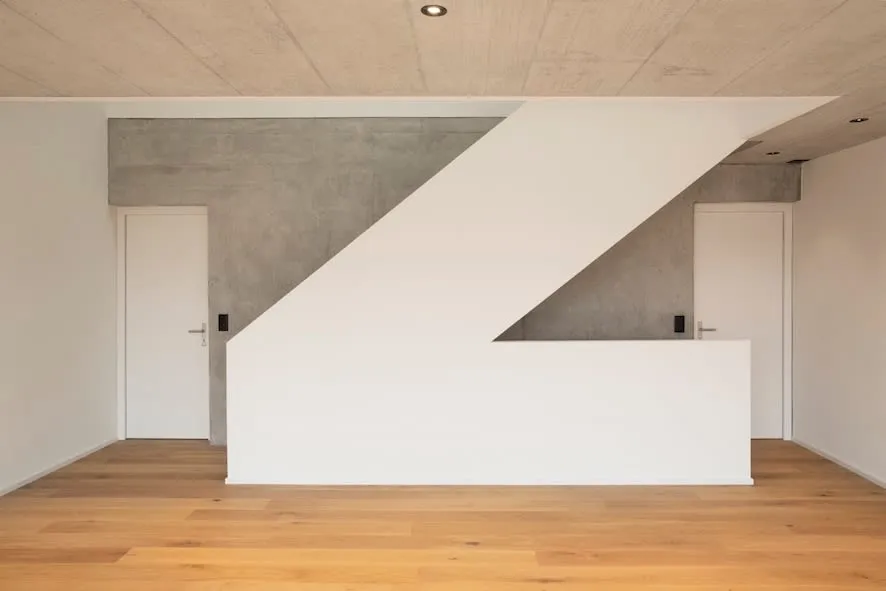 REFH Schleinikon, Helles Zimmer mit Balkontür