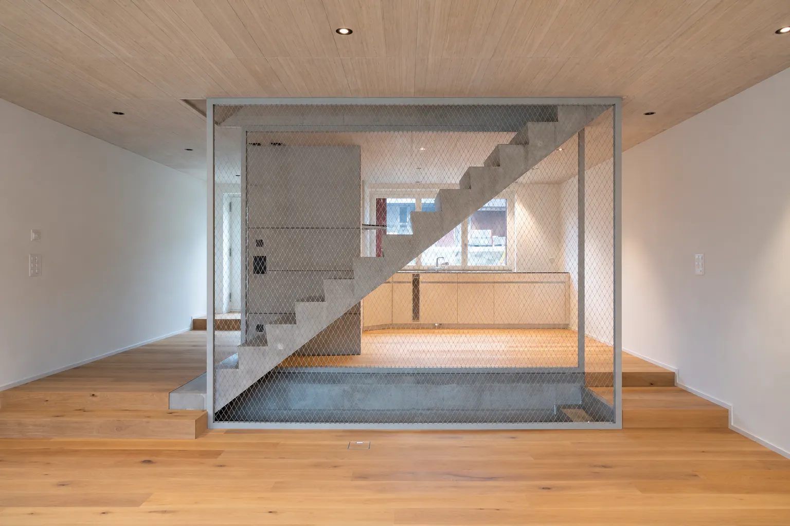 REFH Schleinikon, Wohnbereich mit Betontreppe