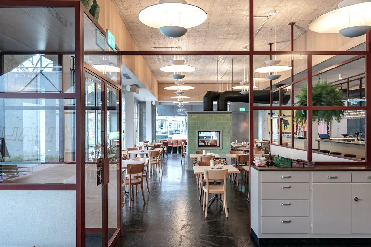 Restaurant Osso, Gastraum mit Bar